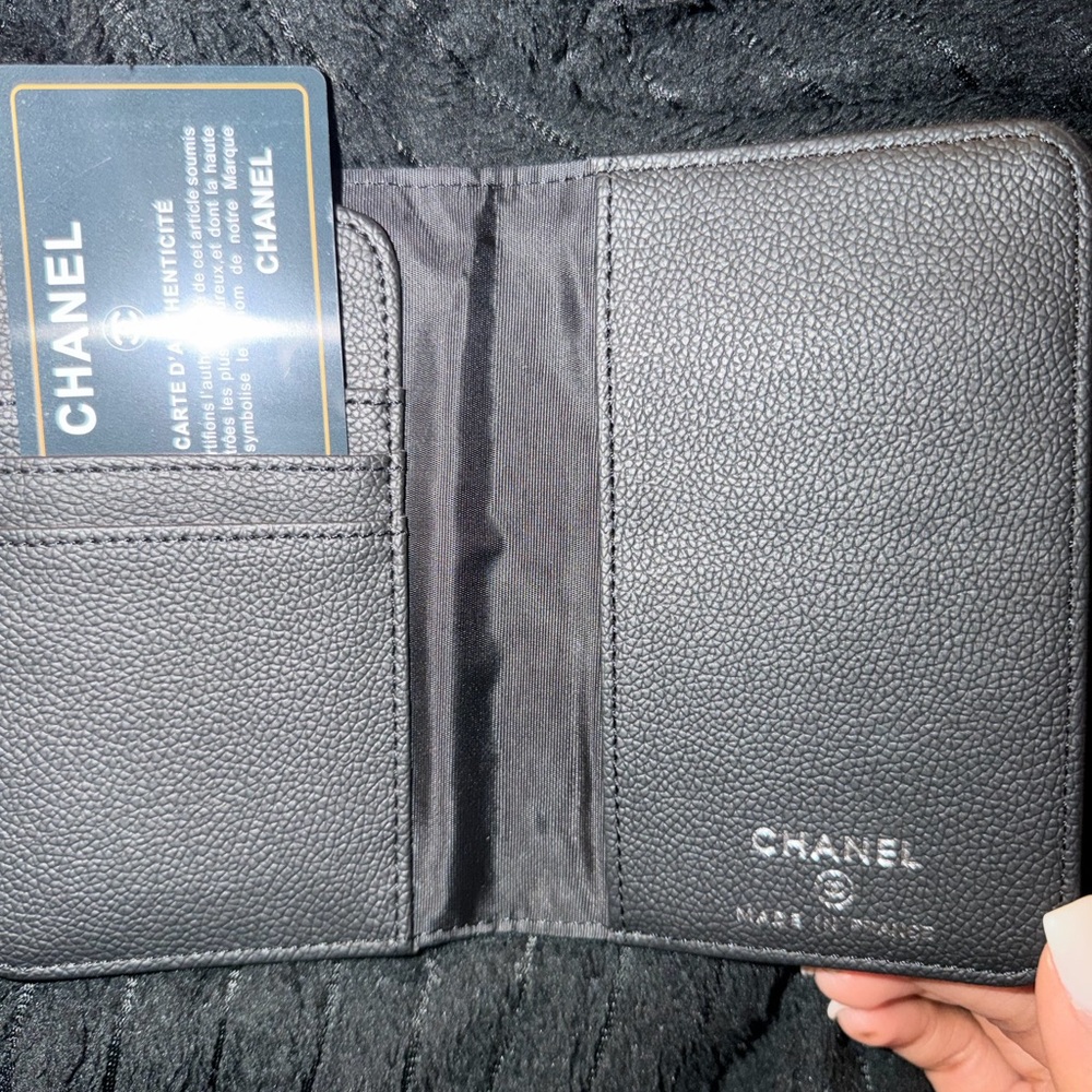 CHANEL Black Quilted Caviar Leather Passport & Card Holder with Silver CC - Picture 4 of 4